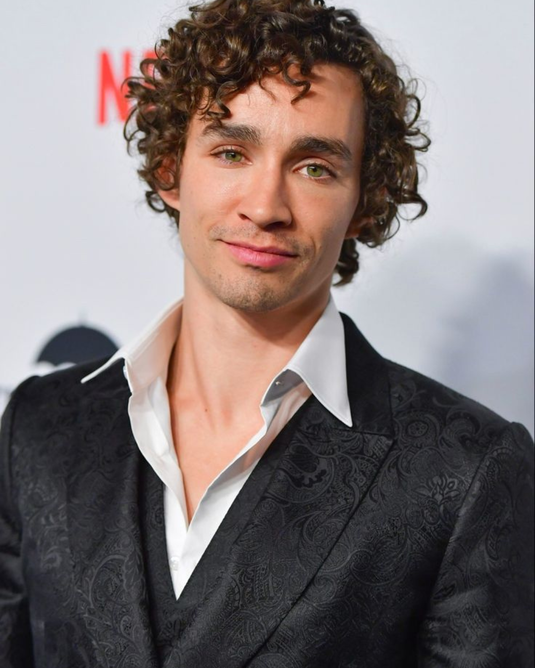 Robert Sheehan